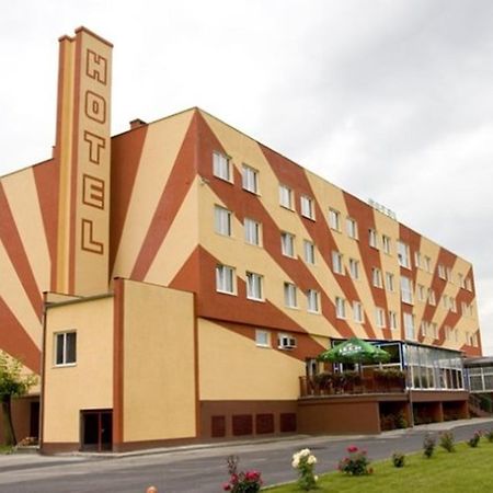 Gostyń Hotel Restauracja Cukropol מראה חיצוני תמונה