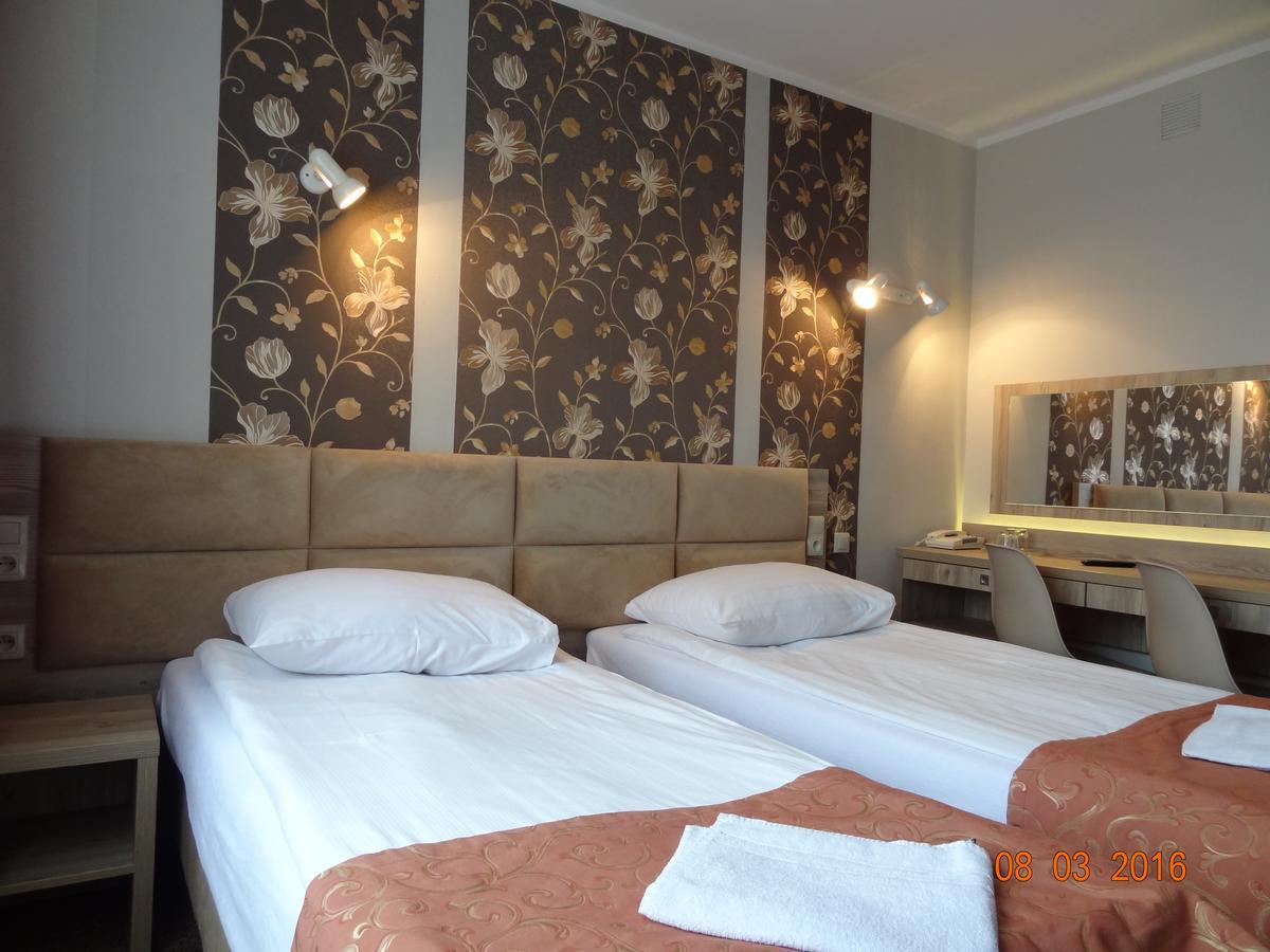 Gostyń Hotel Restauracja Cukropol מראה חיצוני תמונה