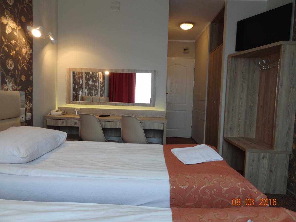Gostyń Hotel Restauracja Cukropol מראה חיצוני תמונה