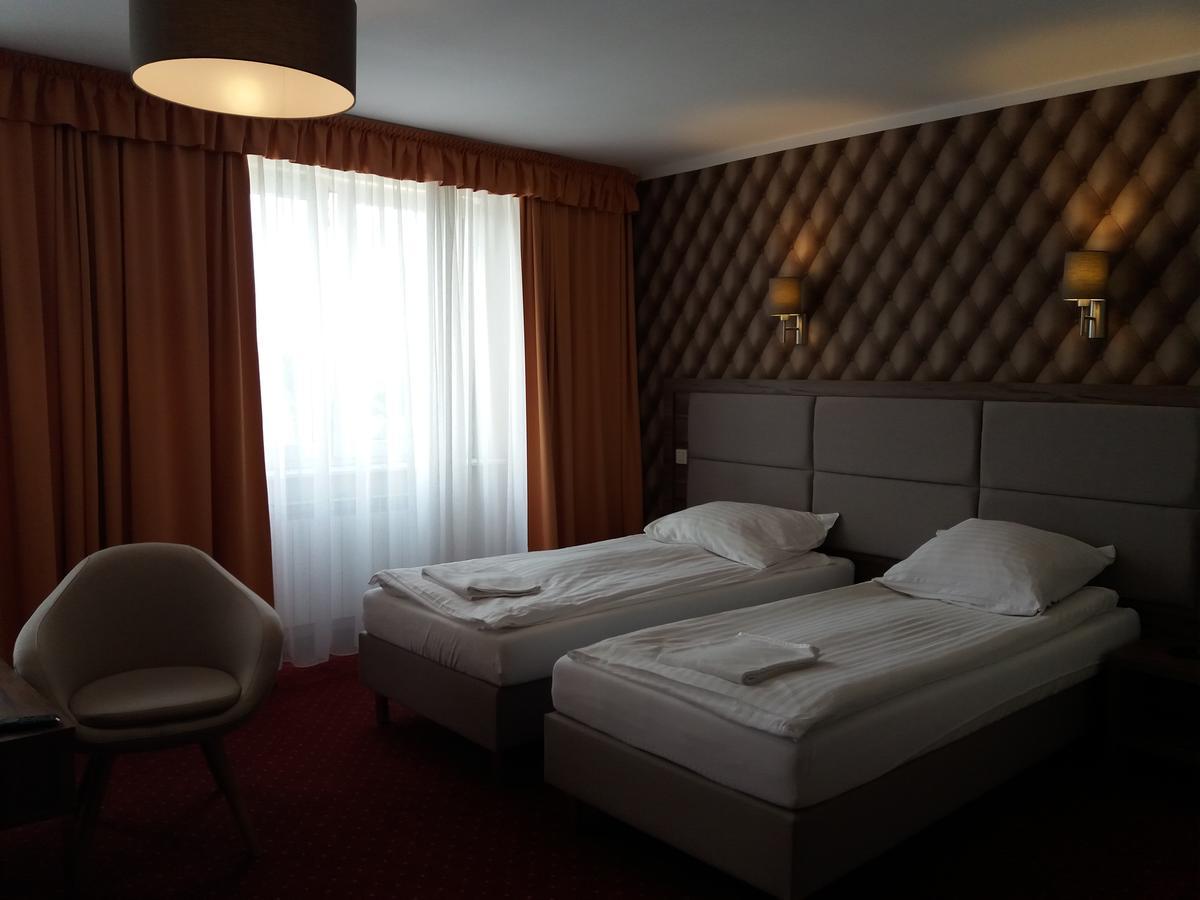 Gostyń Hotel Restauracja Cukropol מראה חיצוני תמונה